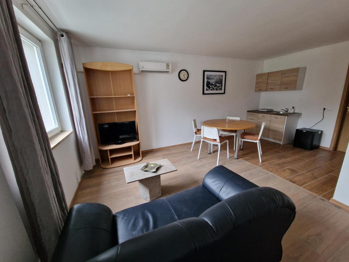 Origo Rooms And Apartments Stahovica Eksteriør billede